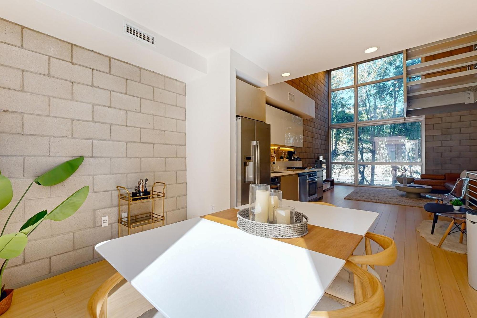 Modern Loft-style Townhouse In Angeles * Los Ángeles